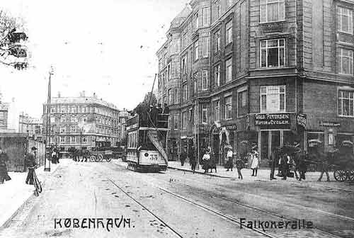 Falkoner All ved Frederiksberg station